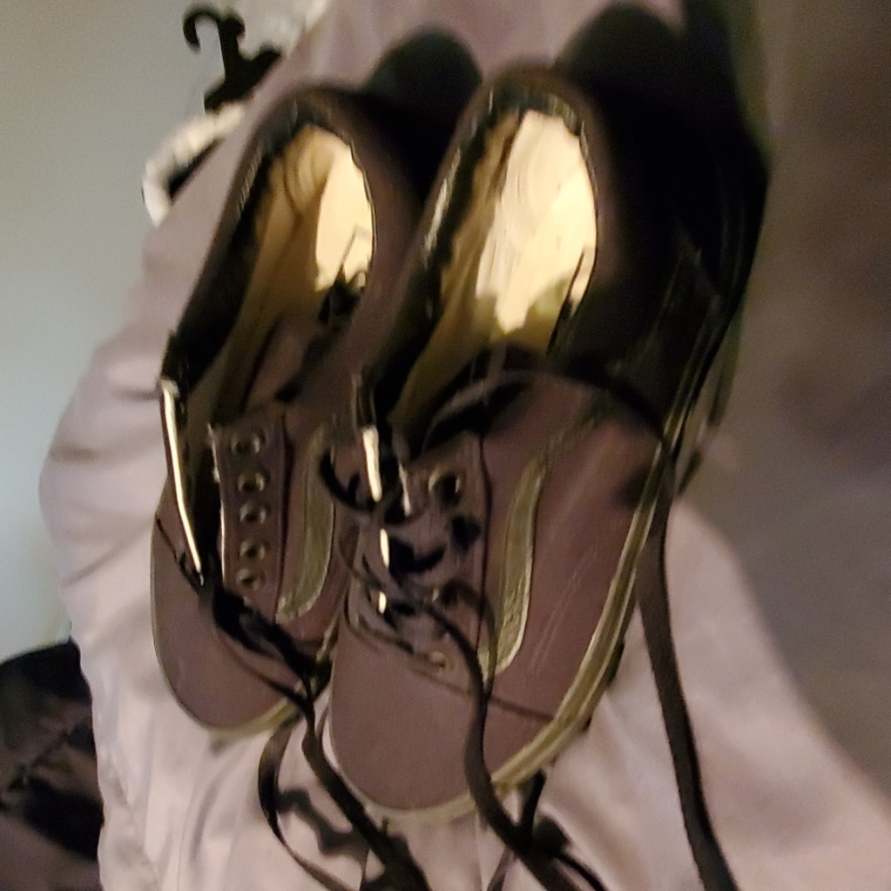 Vans - Picture 2 of 2